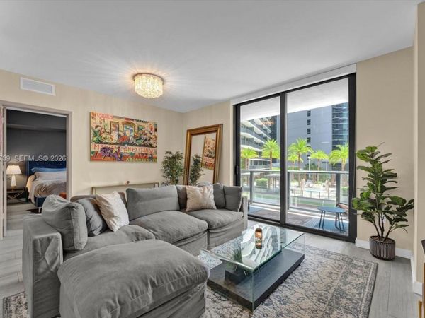 45 SW 9th St , Unit 1002, Miami, FL 33130