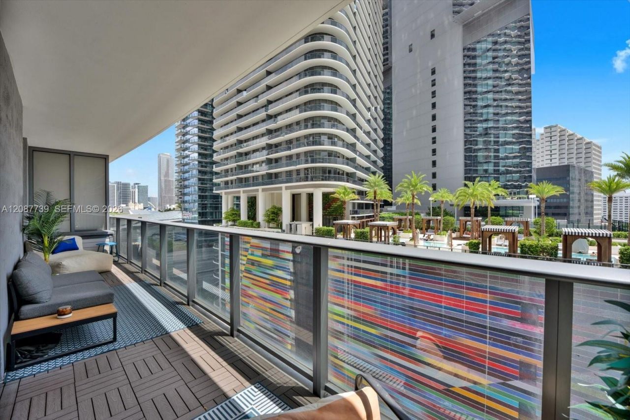 45 SW 9th St , Unit 1002, Miami, FL 33130 Photo