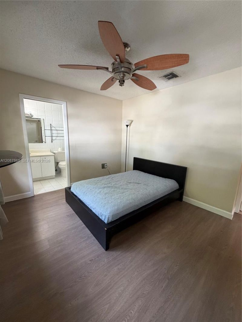 9900 W Calusa Club Dr, Unit 1, Miami, FL 33186 Main Photo