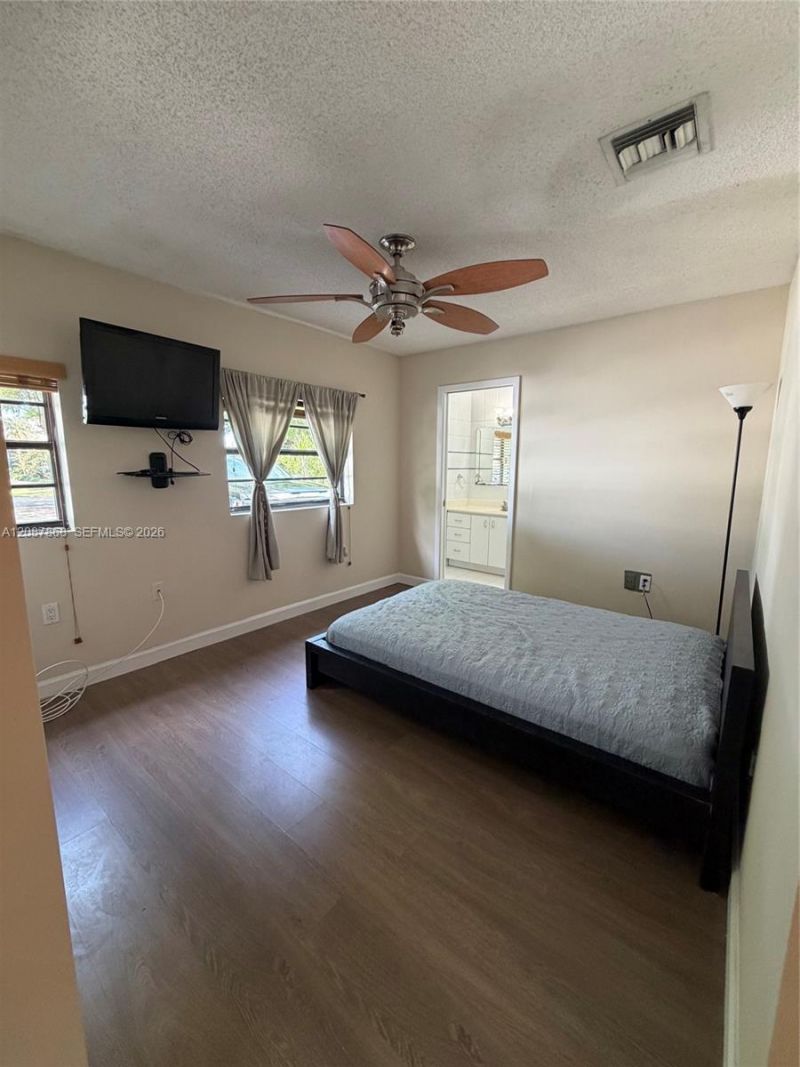 9900 W Calusa Club Dr, Unit 1, Miami, FL 33186 Photo