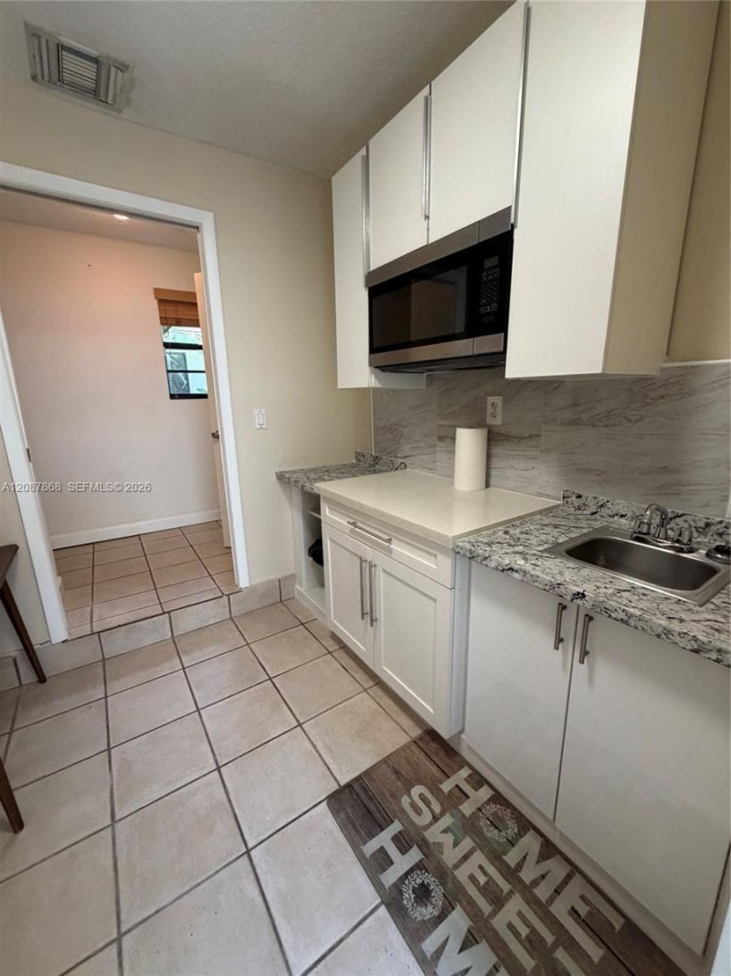 9900 W Calusa Club Dr, Unit 1, Miami, FL 33186 Photo