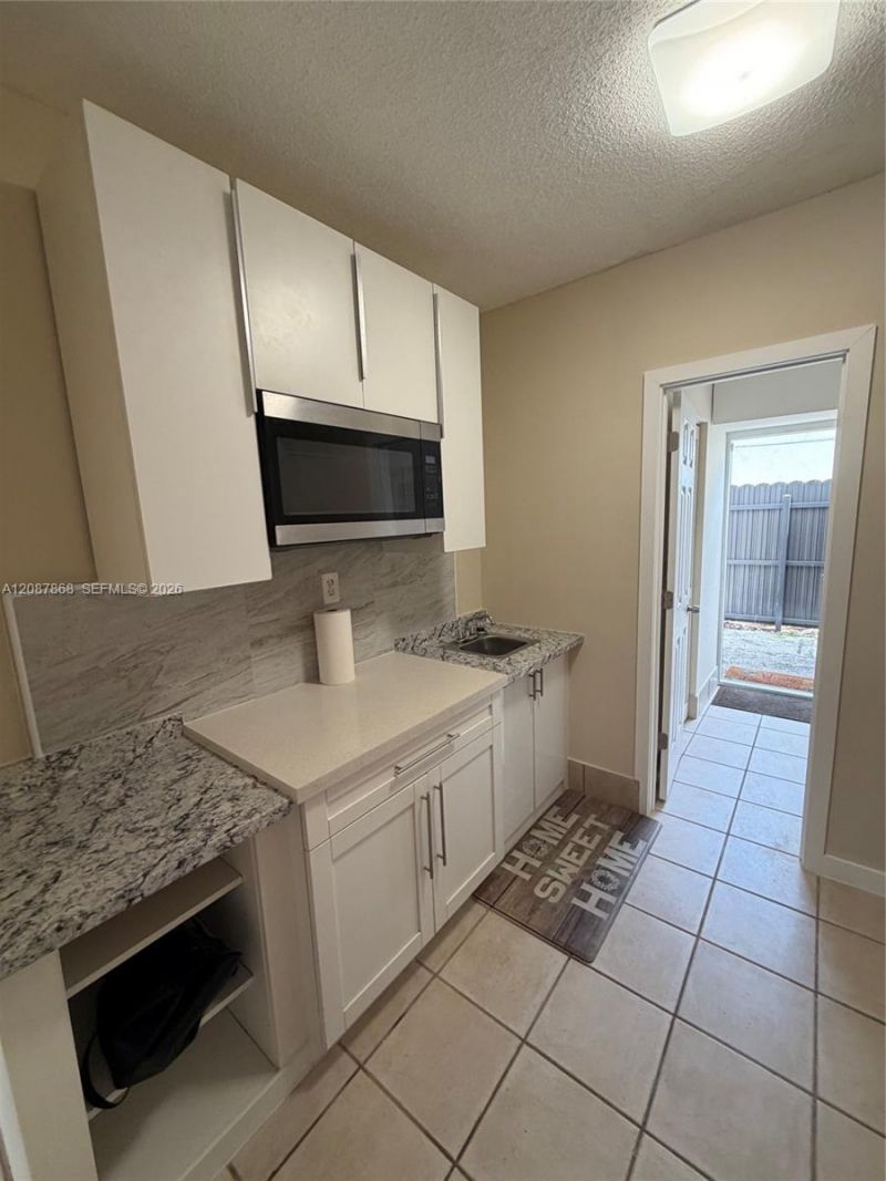 9900 W Calusa Club Dr, Unit 1, Miami, FL 33186 Photo