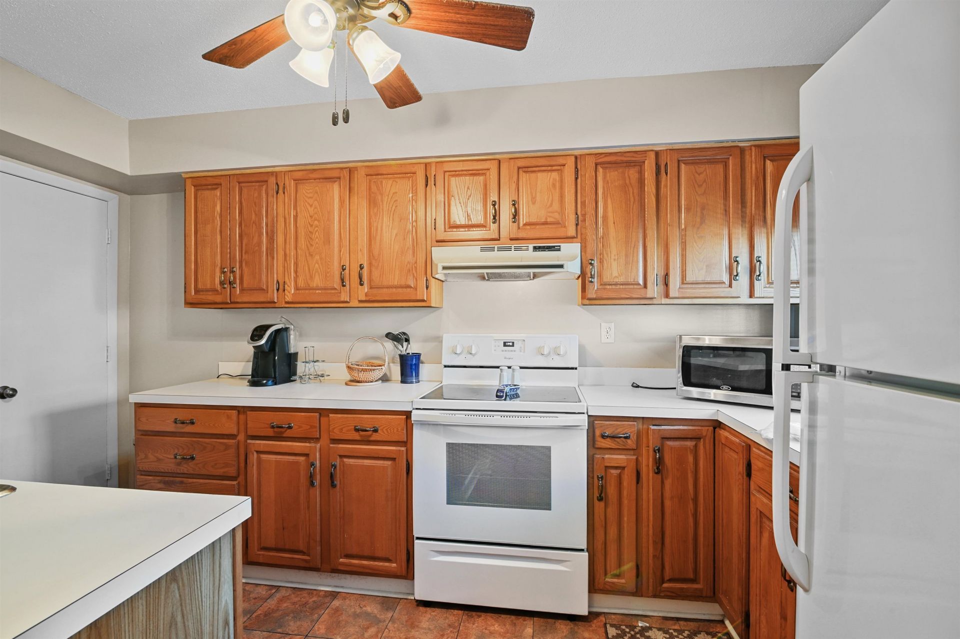 910 Villa Dr.  Photo 10