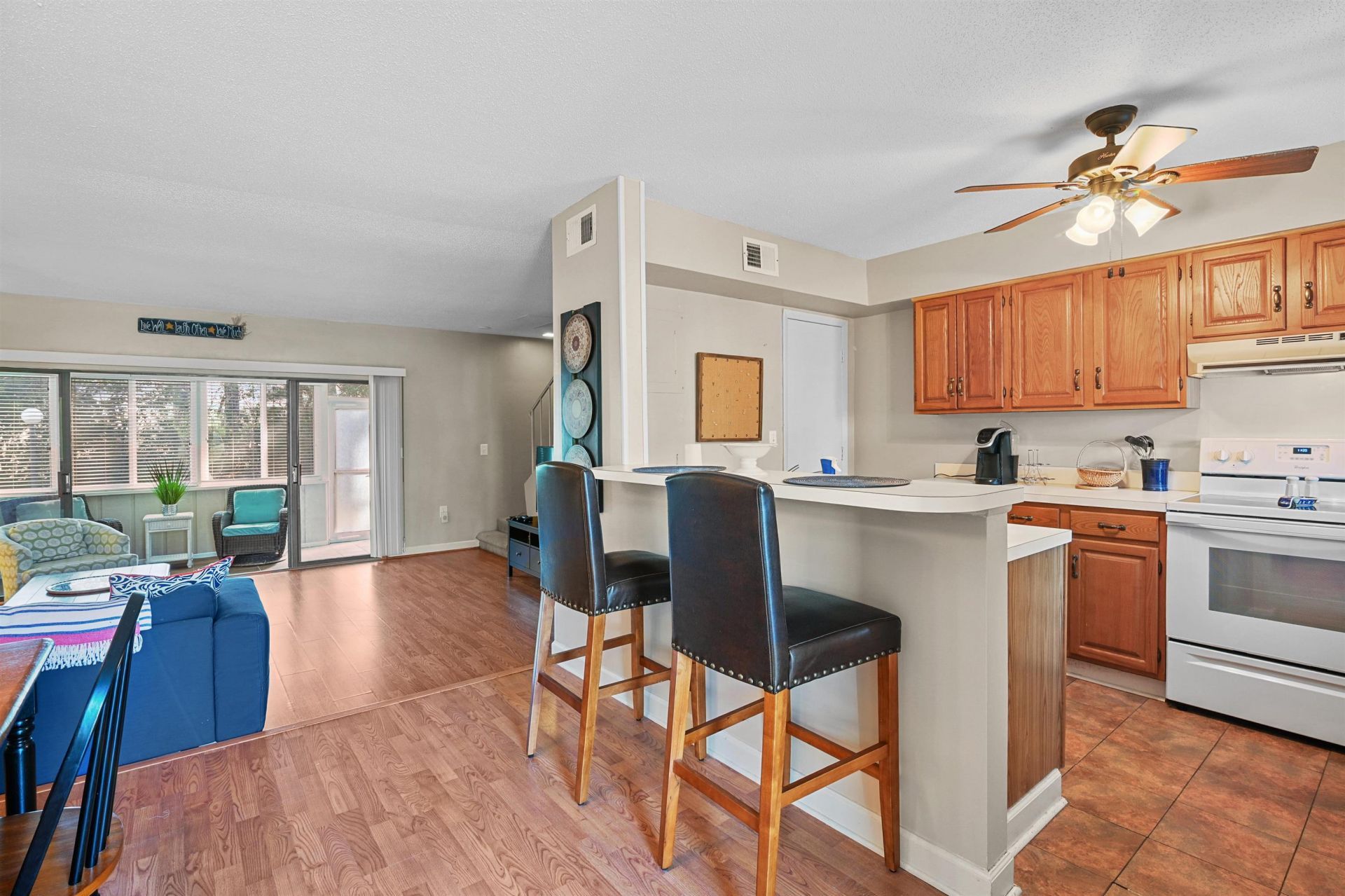 910 Villa Dr.  Photo 11