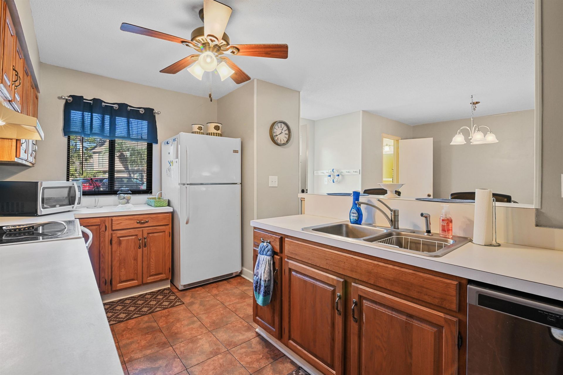 910 Villa Dr.  Photo 13