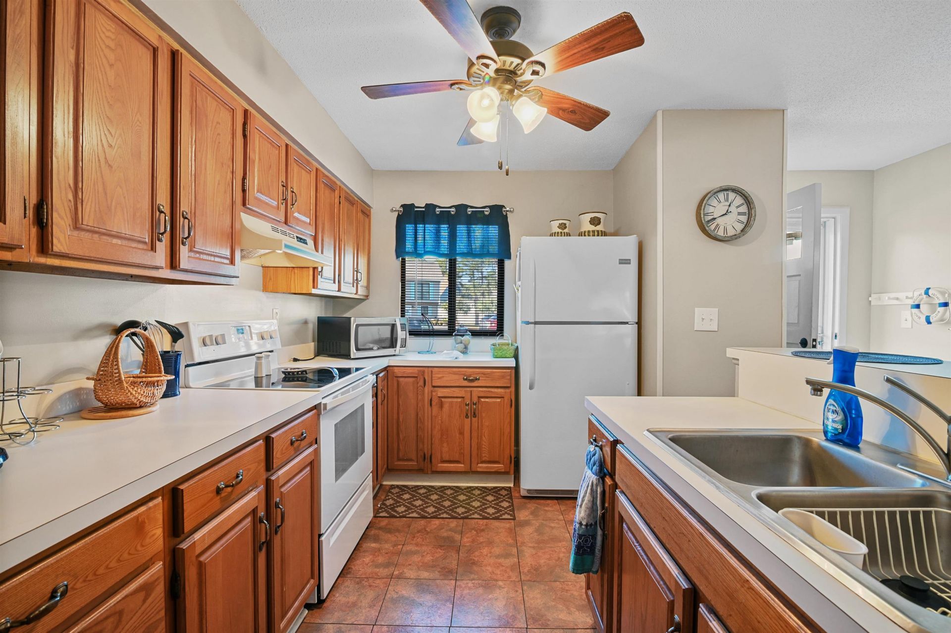 910 Villa Dr.  Photo 14