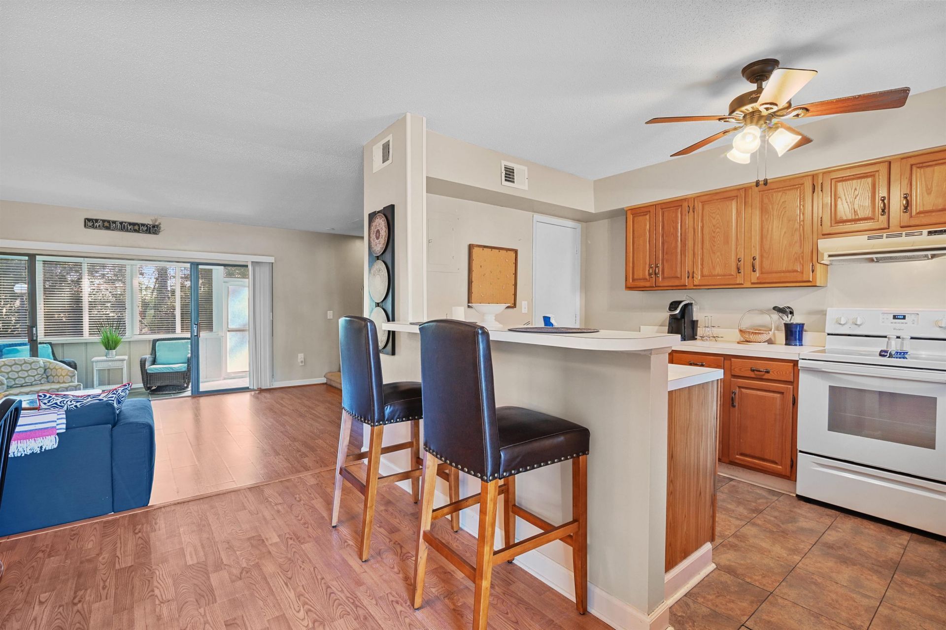 910 Villa Dr.  Photo 15