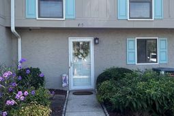 910 Villa Dr.  photo 4