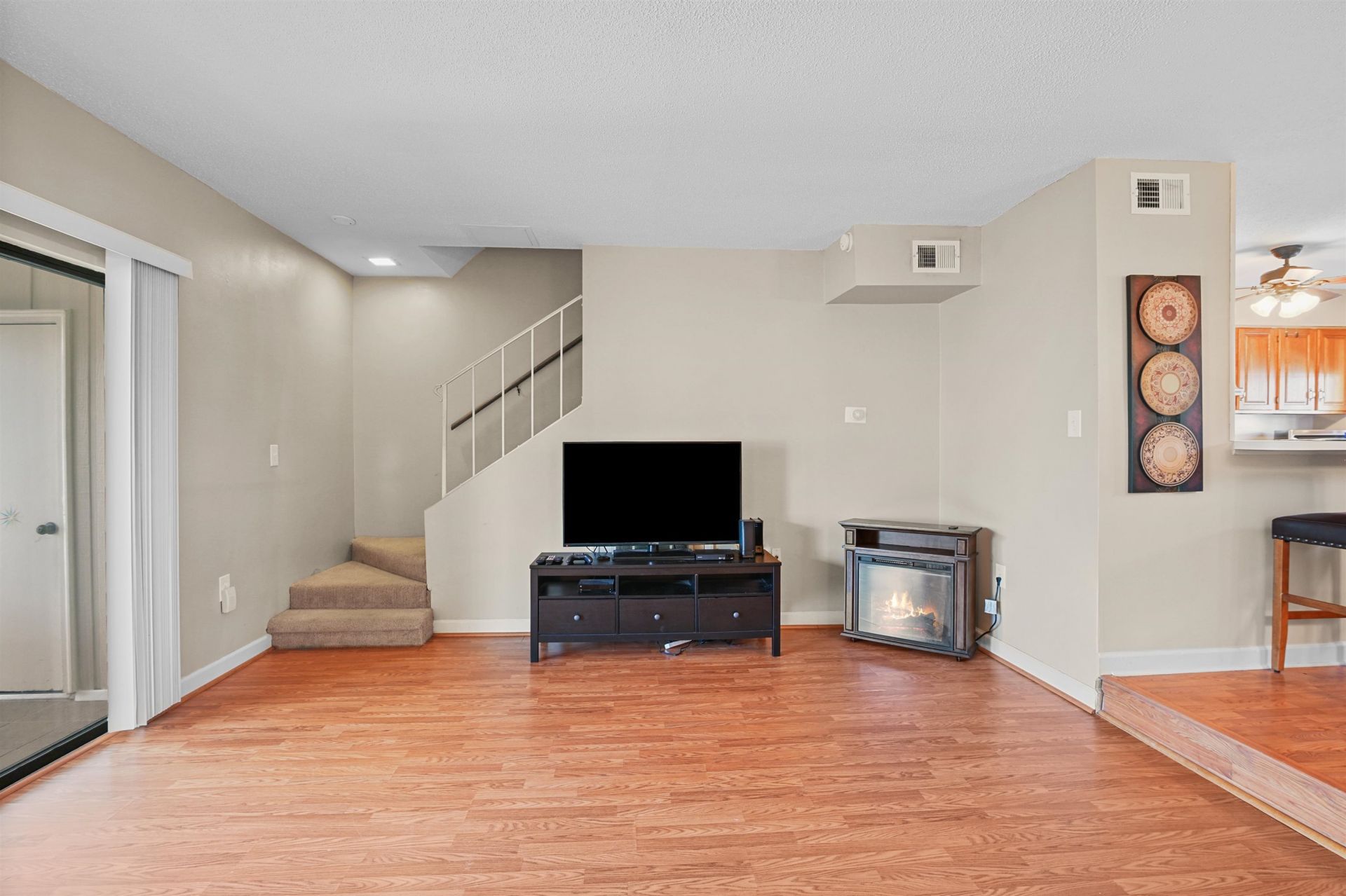 910 Villa Dr.  Photo 20