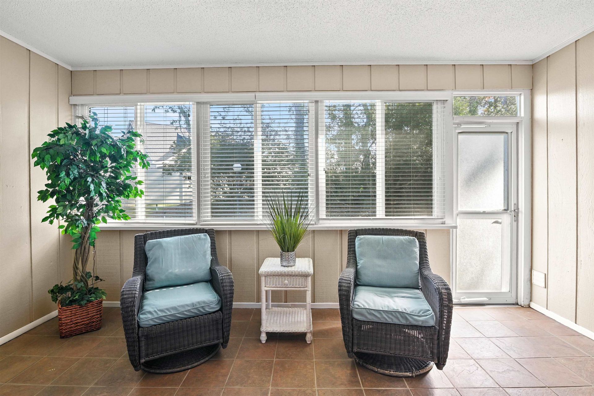 910 Villa Dr.  Photo 24
