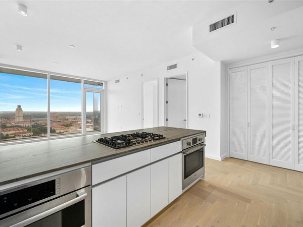 313 W 17th ST, Unit 2402, Austin, TX 78701