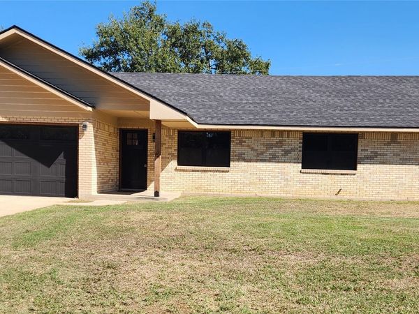 682 N Hickory Street, Atoka, OK 74525