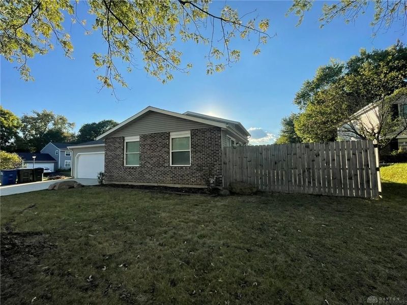 4403 Woodpoint Court, Huber Heights, OH 45424 Photo 3