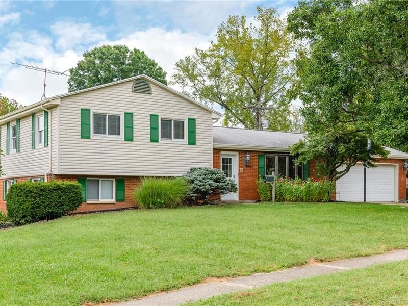 1701 E Lindsey Avenue, Miamisburg, OH 45342 Photo 2