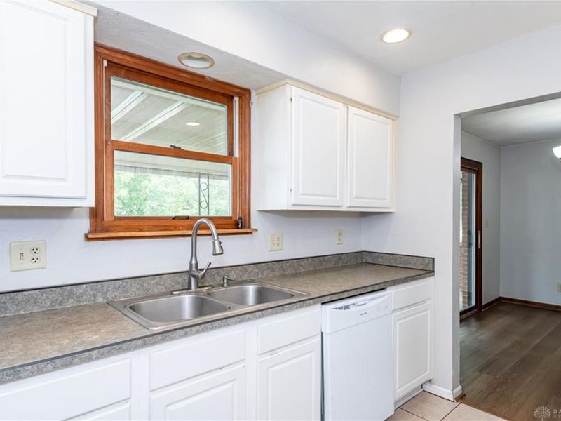 1701 E Lindsey Avenue, Miamisburg, OH 45342 Photo 9