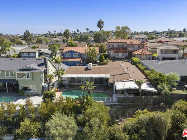 4555 Don Diego Drive, Los Angeles, CA 90008
