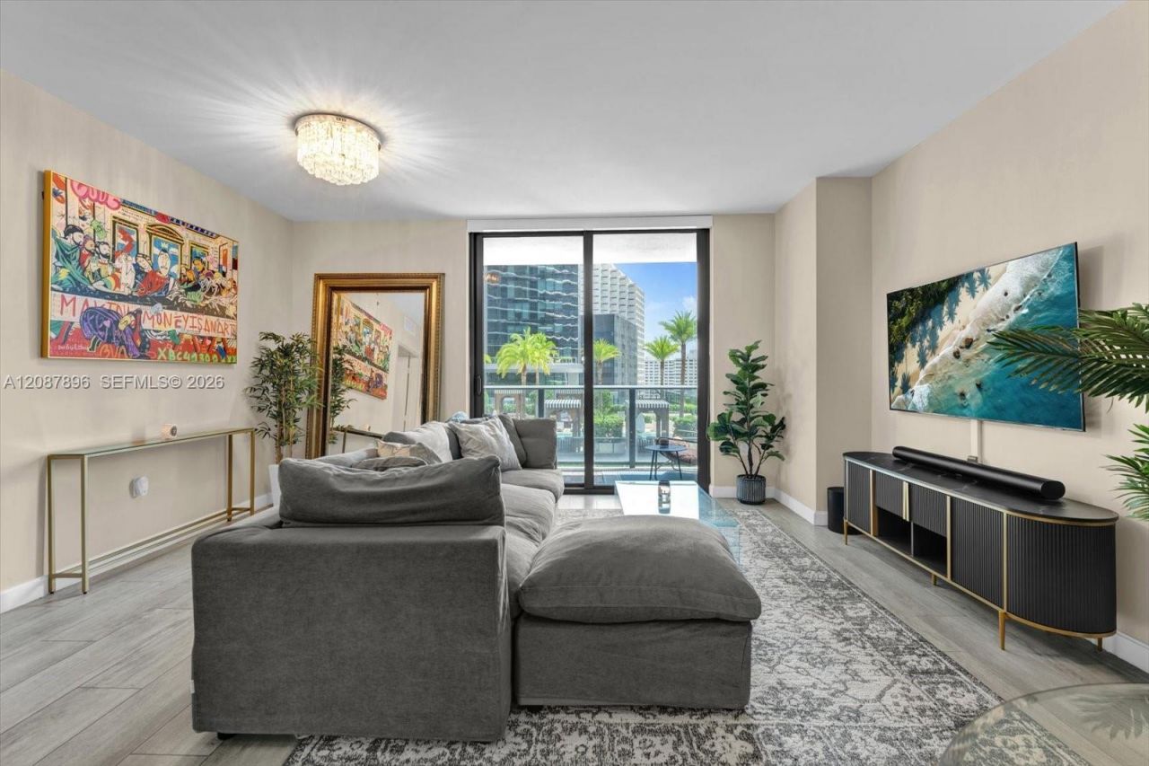 45 SW 9th St, Unit 1002, Miami, FL 33130 Photo