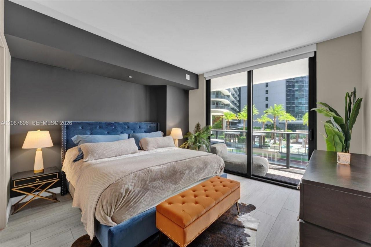 45 SW 9th St, Unit 1002, Miami, FL 33130 Photo