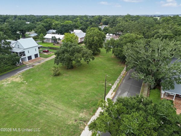 129 Saint Charles Avenue, Biloxi, MS 39530