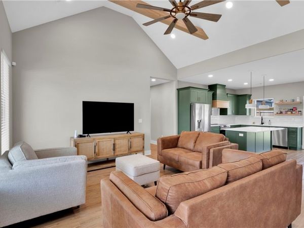 872 Round Top Street, Prairie Grove, AR 72753