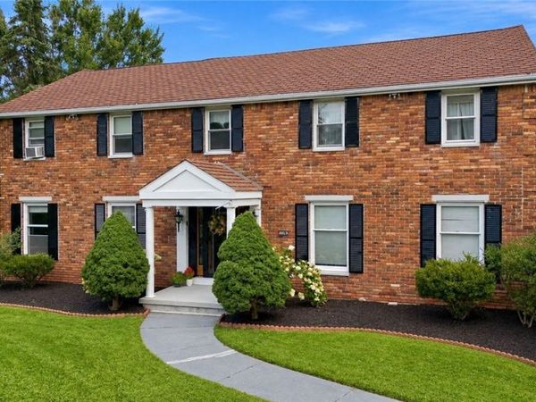 126 Carriage Circle, Buffalo, NY 14221