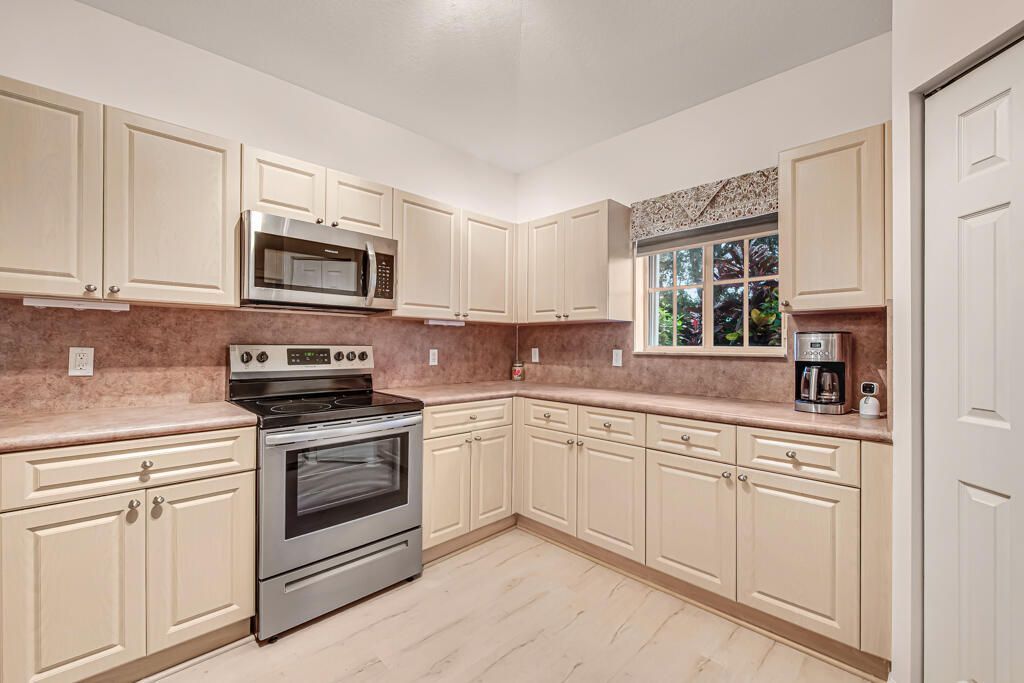 2327 Windjammer Way, West Palm Beach, FL 33411 Photo