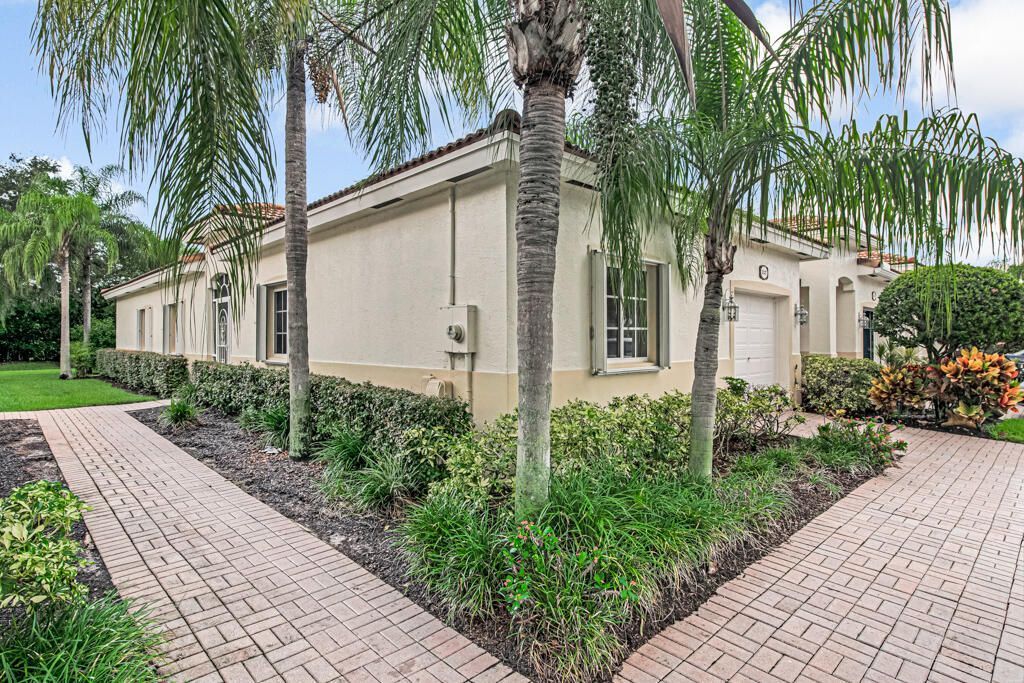 2327 Windjammer Way, West Palm Beach, FL 33411 Photo