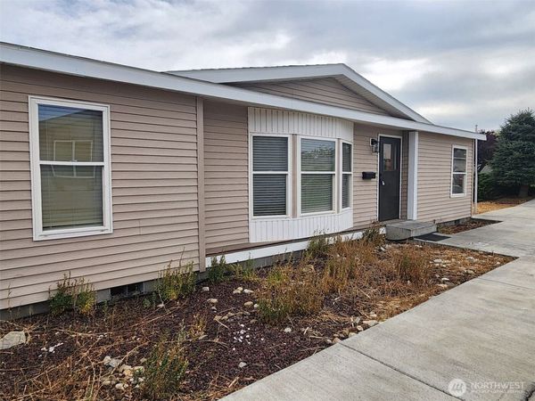 309 5th Avenue SE, Ephrata, WA 98823