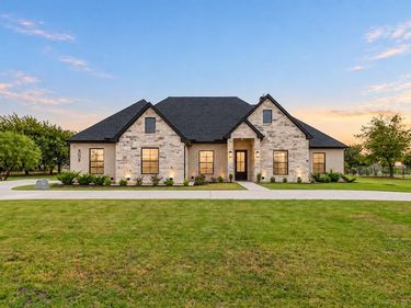 8008 Ben Day Murrin Road N, Fort Worth, TX 76126
