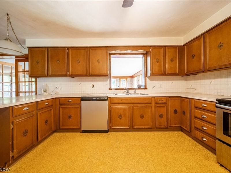 10010 W High Street, Orrville, OH 44667 Photo 18