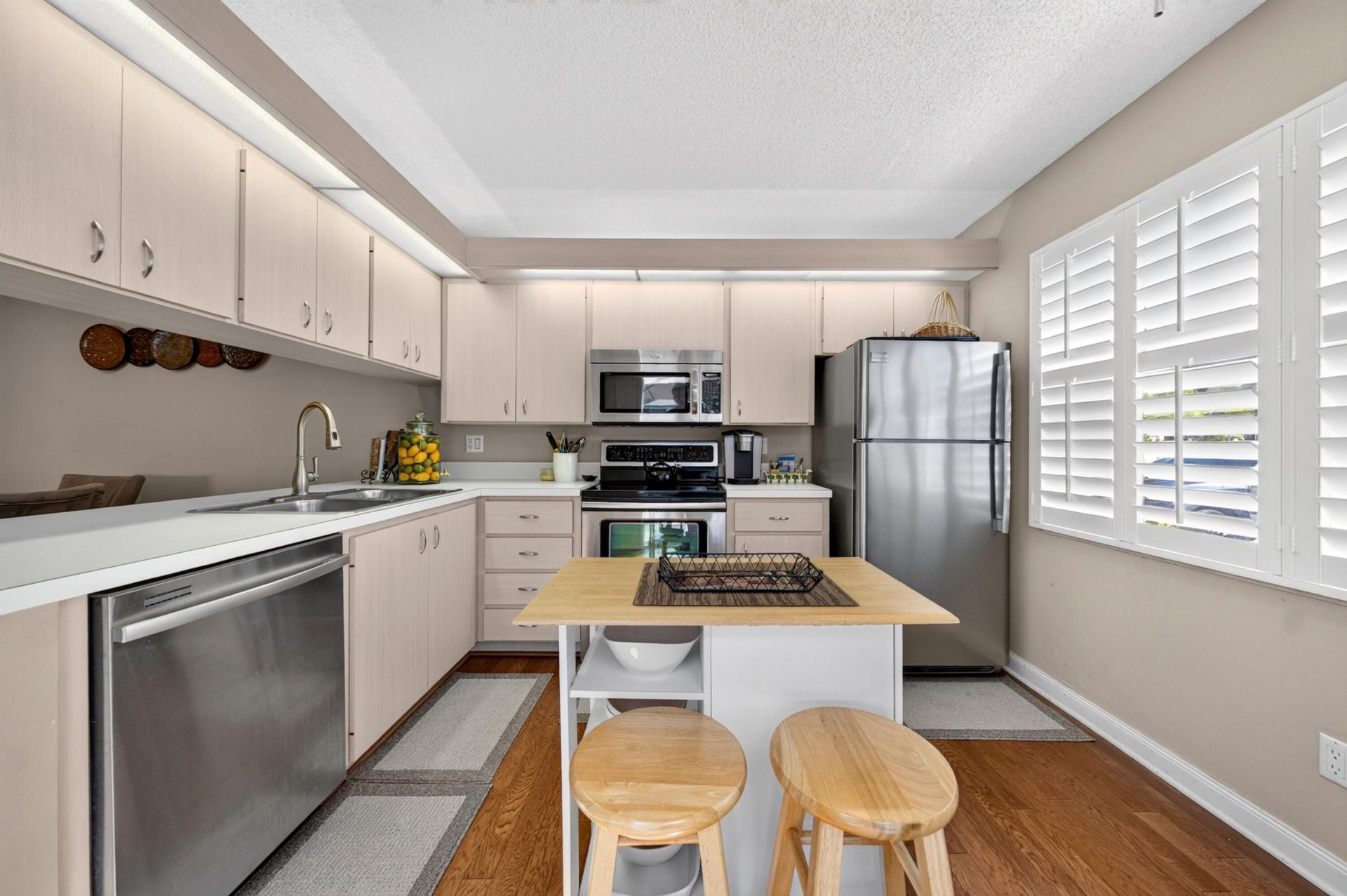 42 Essex Court, Unit B, Royal Palm Beach, FL 33411 Photo