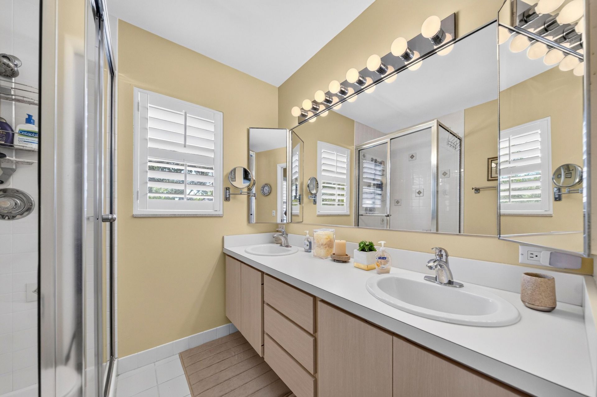 42 Essex Court, Unit B, Royal Palm Beach, FL 33411 Photo