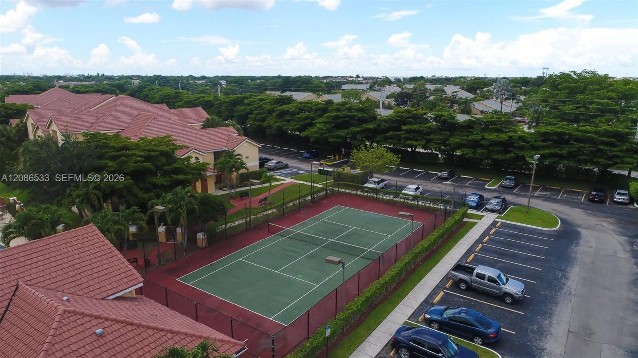 7680 Westwood Dr, Unit 831, Tamarac, FL 33321 Photo