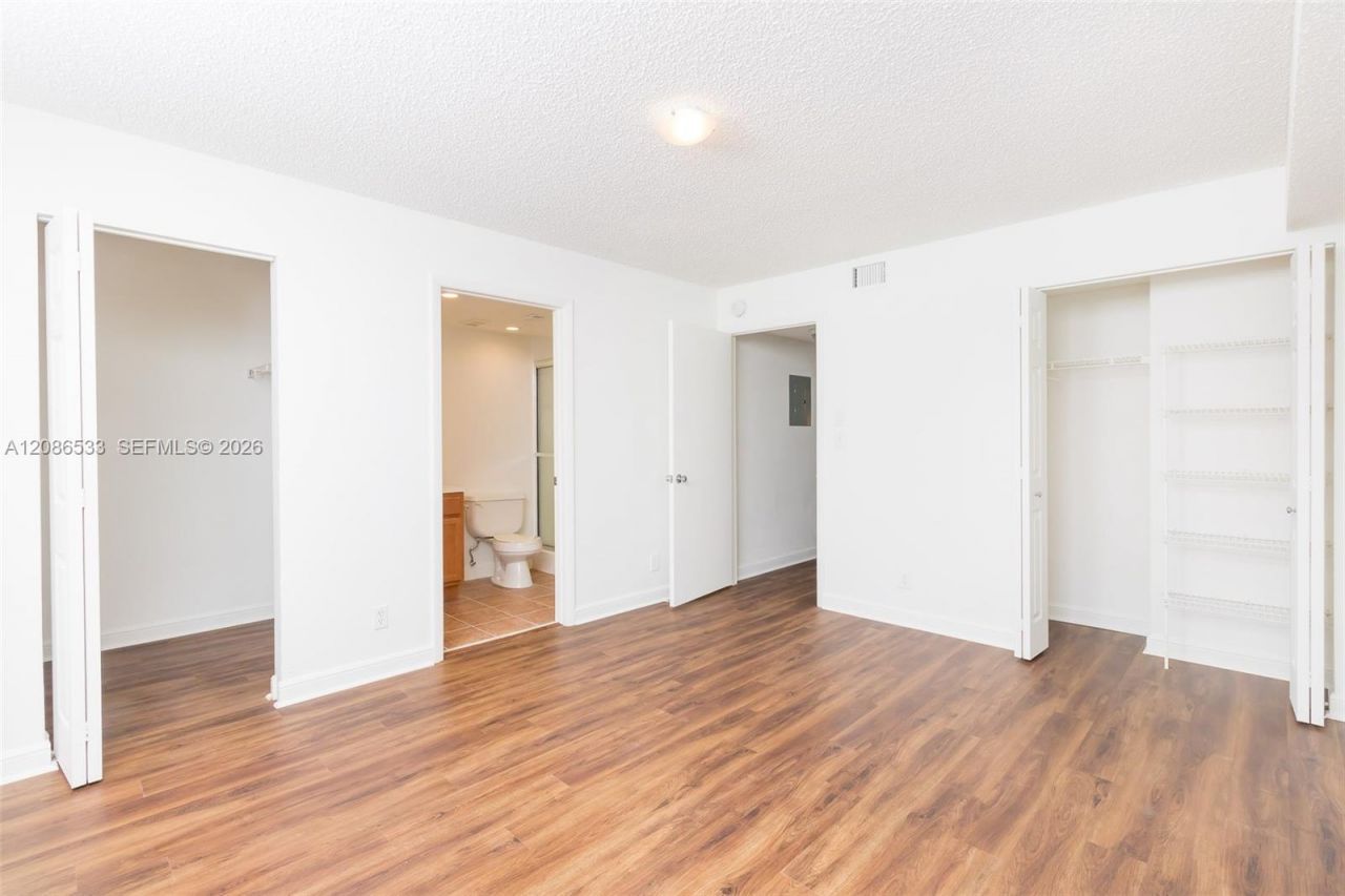 7680 Westwood Dr, Unit 831, Tamarac, FL 33321 Photo