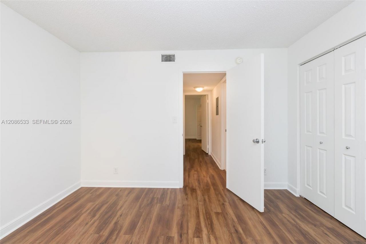7680 Westwood Dr, Unit 831, Tamarac, FL 33321 Photo