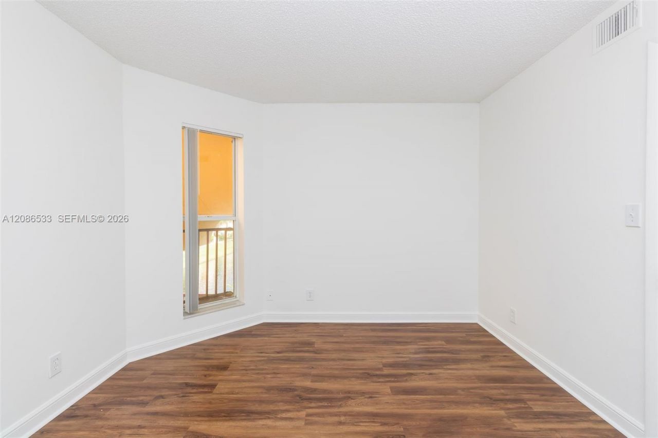 7680 Westwood Dr, Unit 831, Tamarac, FL 33321 Photo