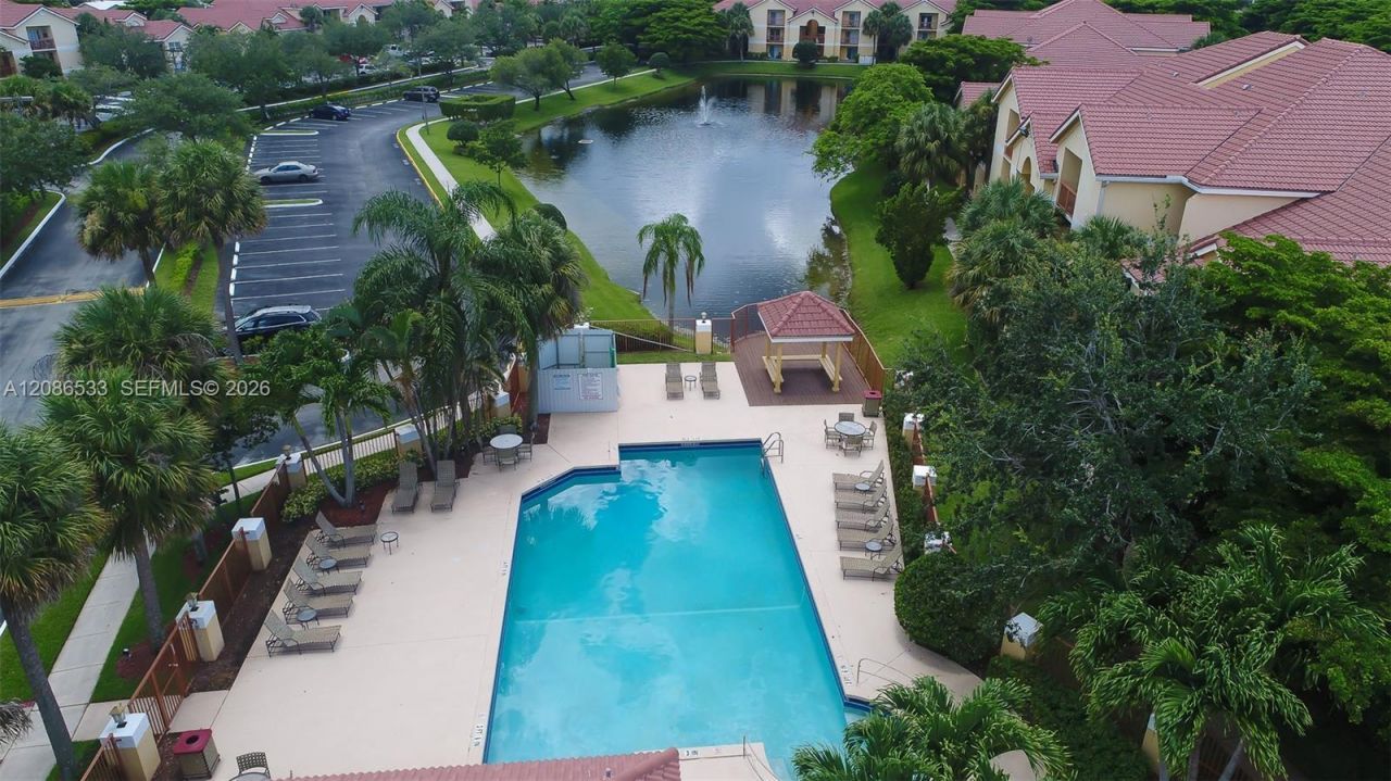 7680 Westwood Dr, Unit 831, Tamarac, FL 33321 Photo