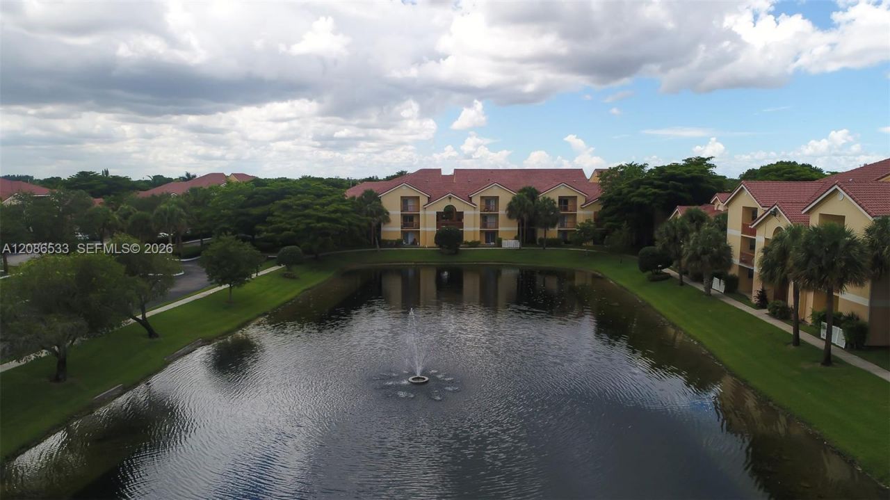 7680 Westwood Dr, Unit 831, Tamarac, FL 33321 Photo