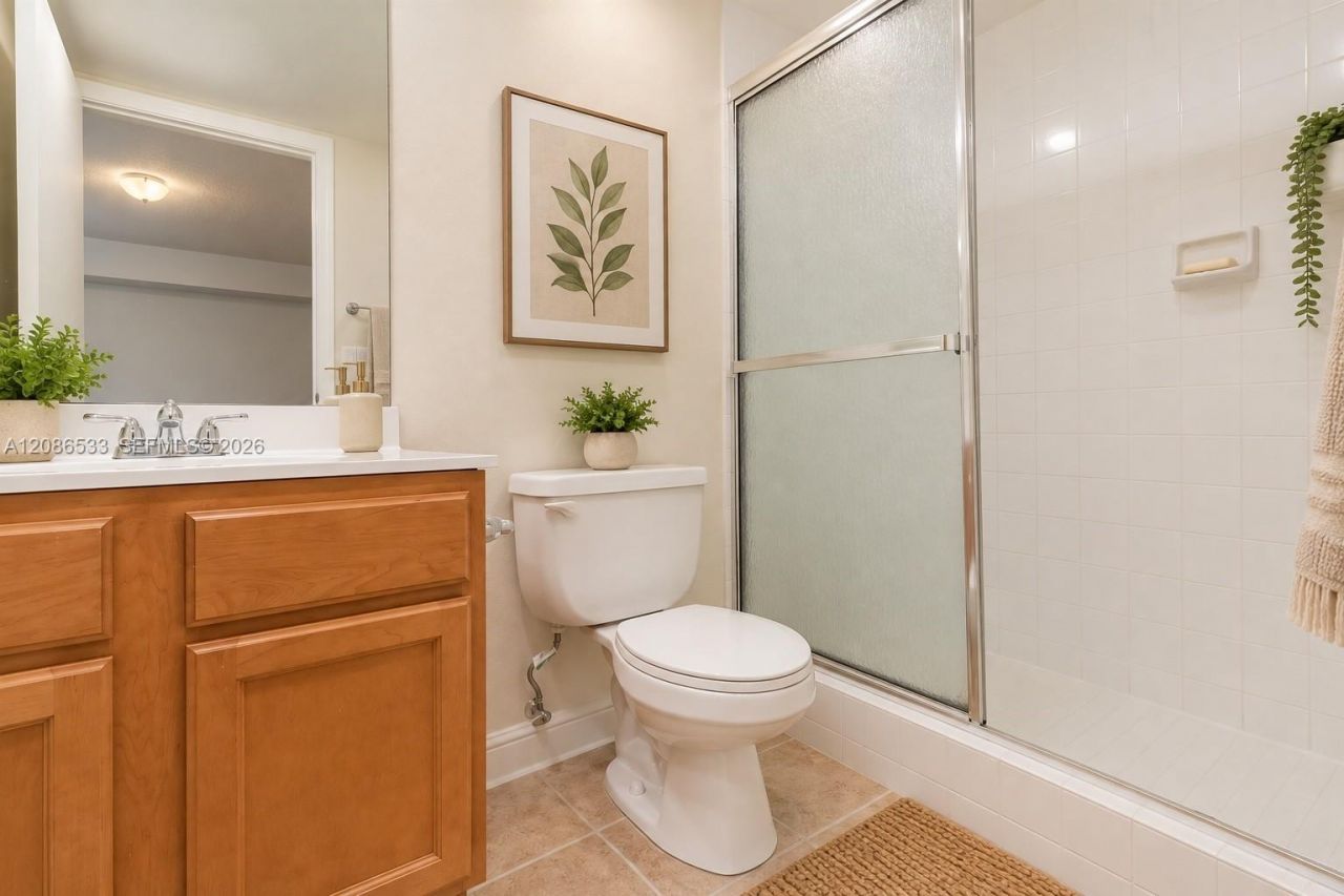 7680 Westwood Dr, Unit 831, Tamarac, FL 33321 Photo