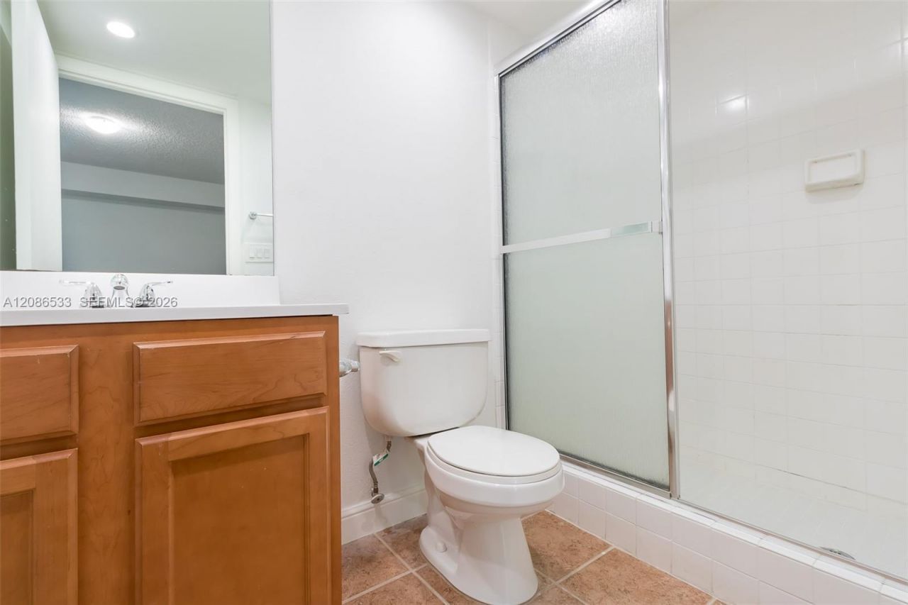 7680 Westwood Dr, Unit 831, Tamarac, FL 33321 Photo