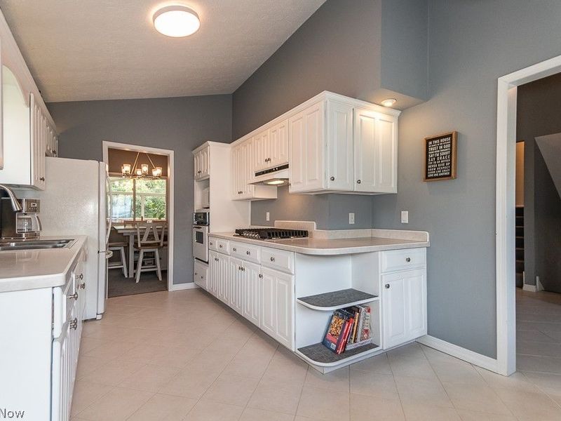 7085 Hoover Drive, Mentor, OH 44060 Photo 20