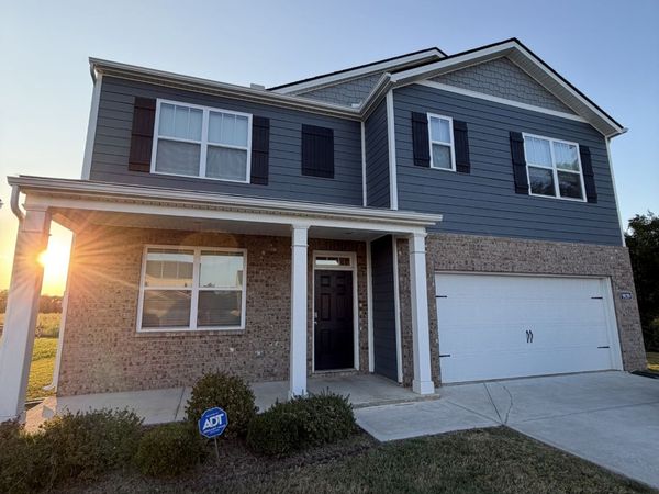 9039 Copenhagen Dr , Murfreesboro, TN 37129