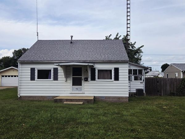 305 South Grand Avenue, Chatham, IL 62629