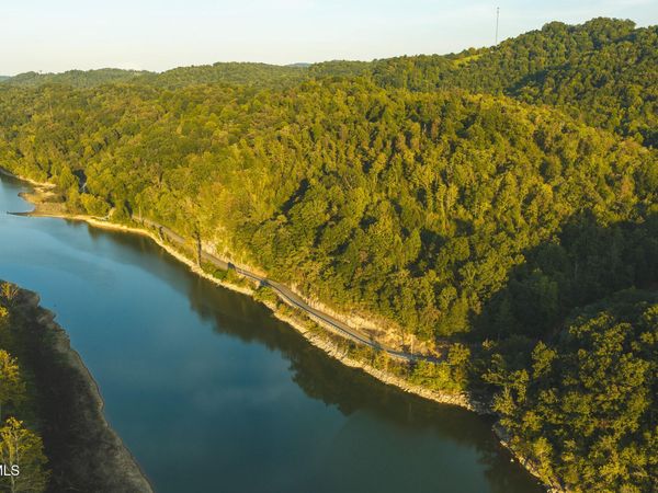 605 Bullen Valley Road, Thorn Hill, TN 37881
