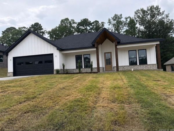 121 Red Wing Way, Haskell, AR 72015