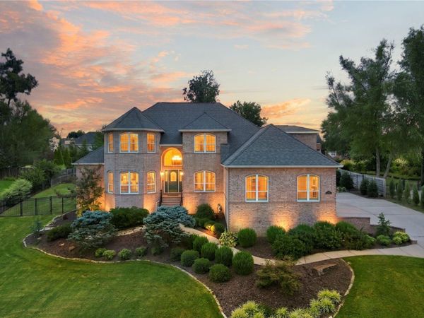 209 Ridgefield, Bentonville, AR 72712