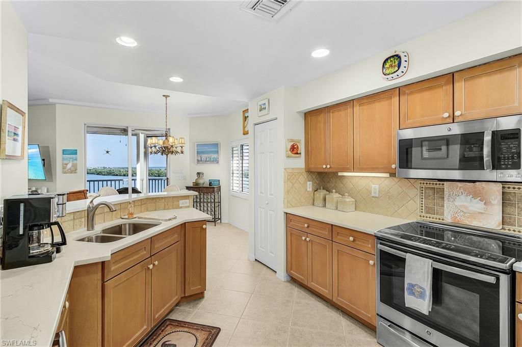 4141 Bay Beach Ln, Unit 456, Fort Myers Beach, FL 33931 Photo