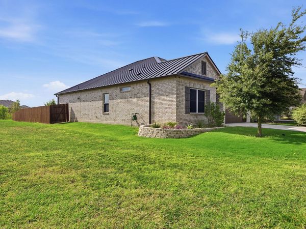 1100 S San Marcos ST, Manor, TX 78653