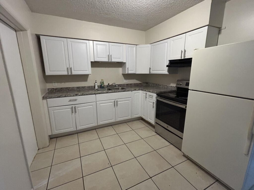 506 Holly Avenue, Unit A/B, Fort Pierce, FL 34982 Photo