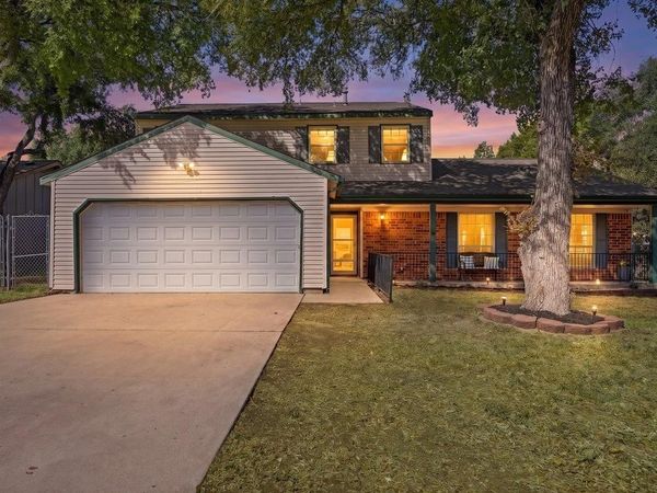 1702 Oakridge DR, Round Rock, TX 78681